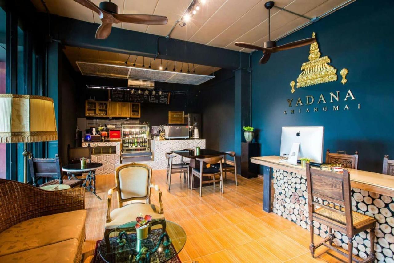 Yadana Chiangmai Hotell Chiang Mai Rum bild